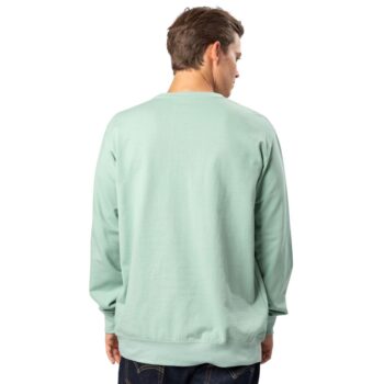 modello di spalle che indossa felpa uomo personalizzabile