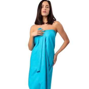 modella con telo mare personalizzabile