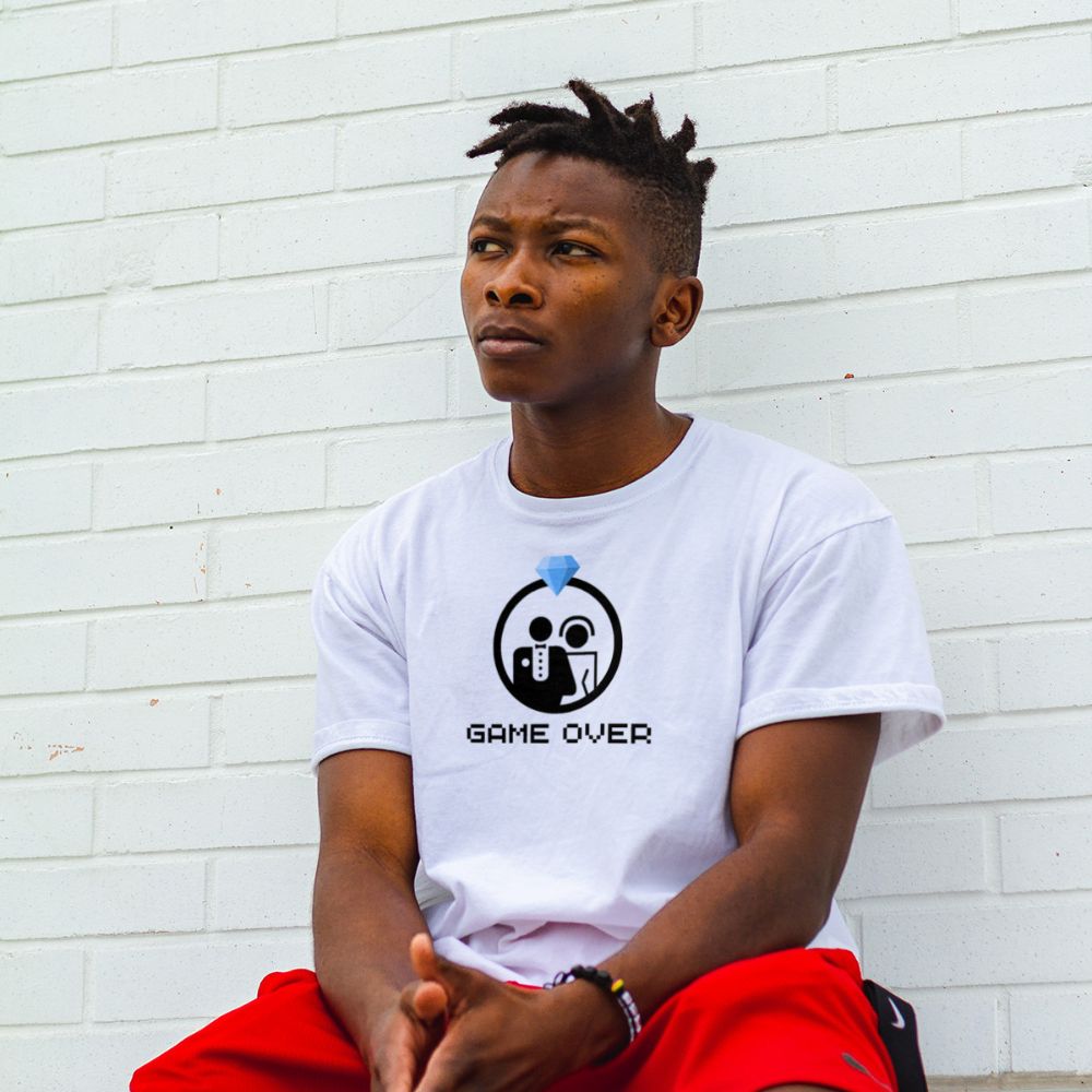 indossato-maglietta-addio-al-celibato-bianca-game over